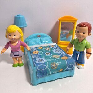 My 1st Dollhouse Bedroom Mom Dad Figure Bed Lamp Wardrobe Lot Fisher Price